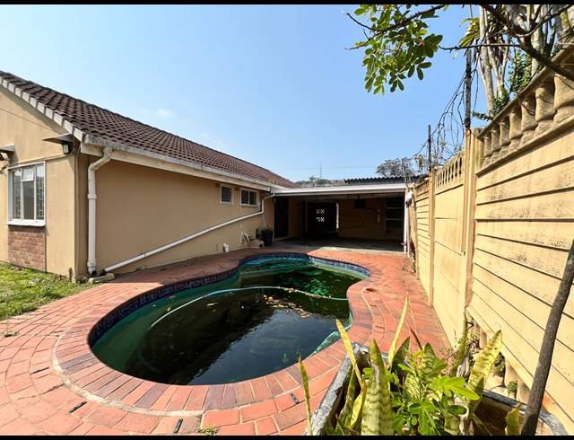 3 BEDROOM HOUSE FOR SALE IN BLUFF
